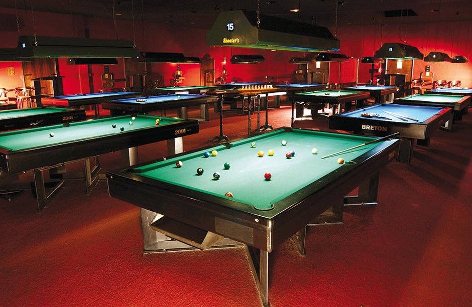 Table de billard de comp&eacute;tition
