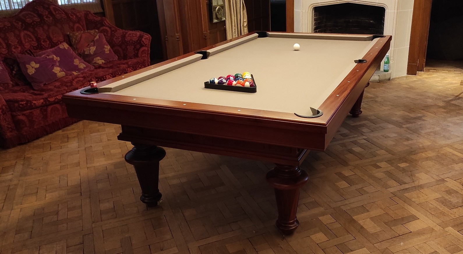 Salle de jeu billard tradition