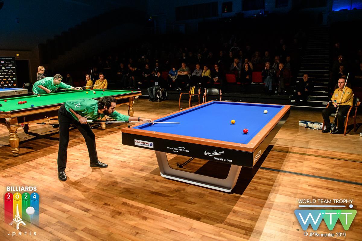 Table de billard de comp&eacute;tition