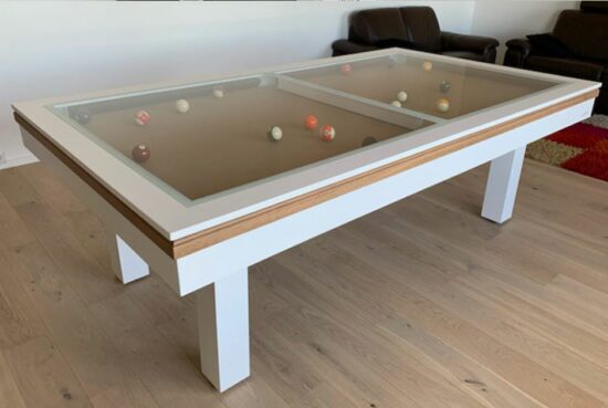 Plateau en verre pour table de billard convertible.