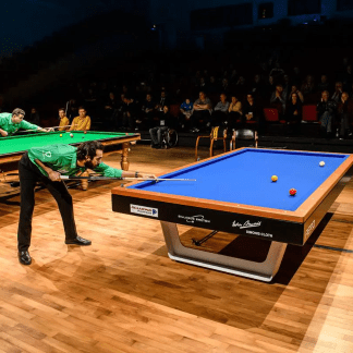 table de billard de comp&eacute;tition