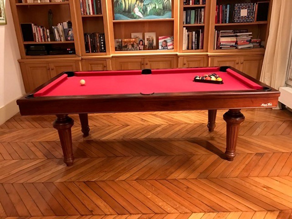 Table de billard Dauphin tradition en noyer de Billards Bréto