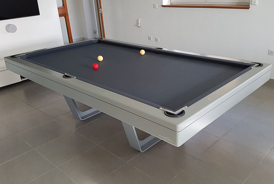 Billard design modèle aéro design signée Billards Bréton