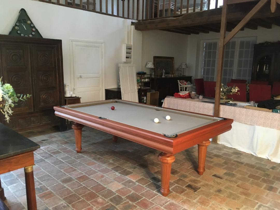 Dauphin Tradition 240