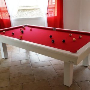 Dauphin blanc drap rouge