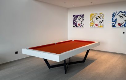 Billard design Prisme dans intérieur contemporain